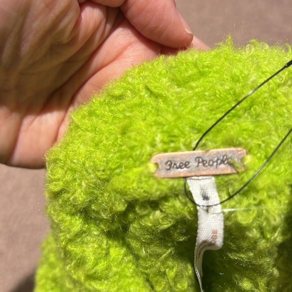 Free People x Anthropologie Women’s Fussy Neon Green Teddy Sweater Tunic Size XS - Picture 6 of 9